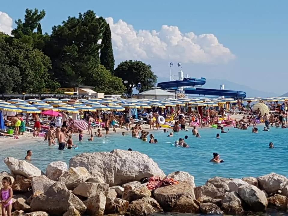 Roko Apartments Selce Buitenkant foto